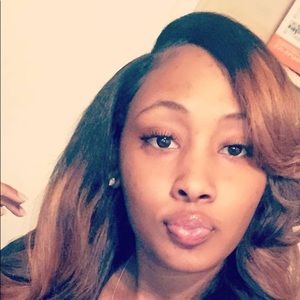 Meet your Posher, Adrianne